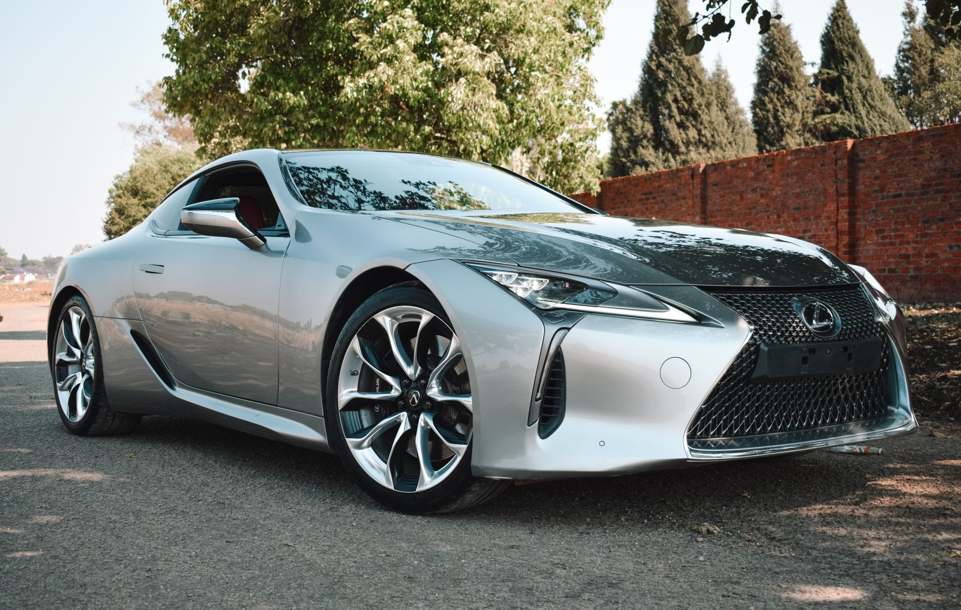 Lexus LC 500 kontra BMW 8 Gran Coupe – luksusowe gran turismo w codziennym użyciu